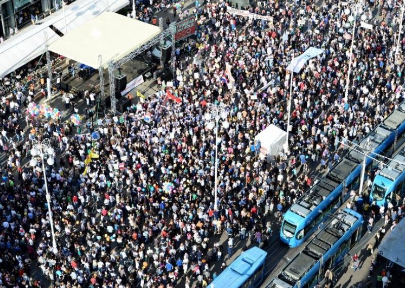 Oko 40 tisuća ljudi prosvjedovalo za reformu obrazovanja