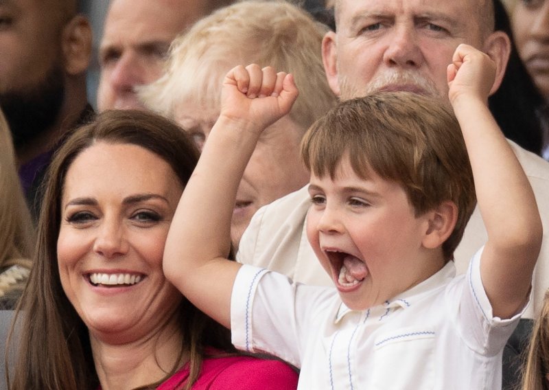 Poseban razlog: Princ William i Kate Middleton fanovima poslali fotku svoje djece