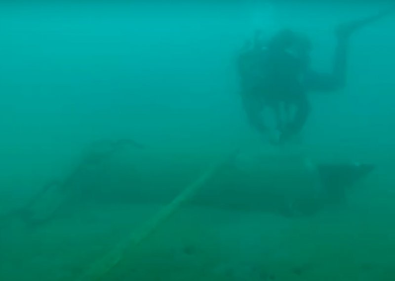 [VIDEO] Objavljene snimke velike akcije u Rijeci: Specijalci izvadili opasnu minu, otegljena je na otvoreno more