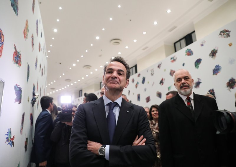 Albanskom premijeru Ediju Rami otvorena izložba u Ateni