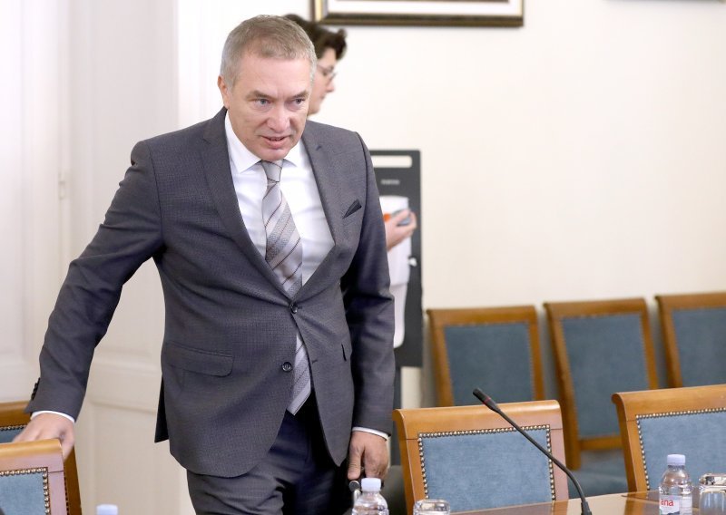 Objavljeni detalji nabavke odijela po narudžbi uhićenog Kovačevića, spomenuti Kapulica, Brkić i Turudić odbacuju navode
