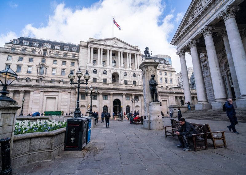Bank of England opet podigla kamatu, na potezu FED