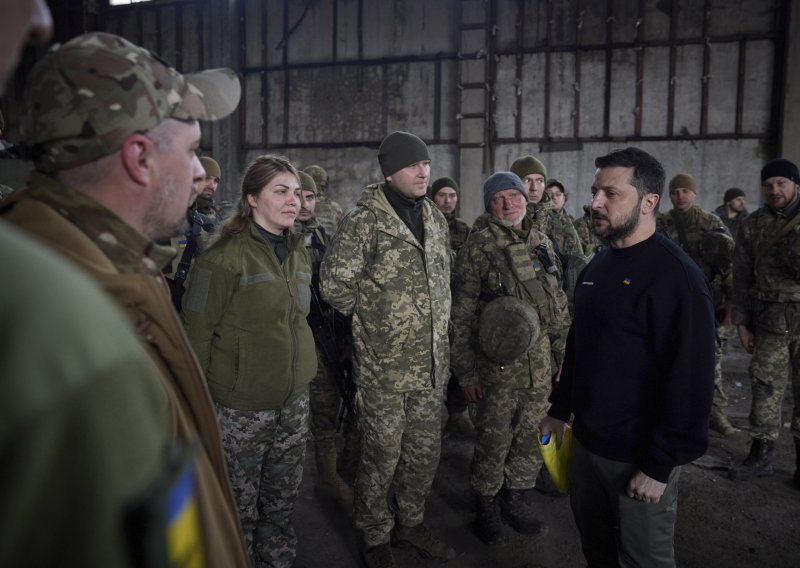 Ukrajina objavila pa povukla vijest o ruskom povlačenju iz Kahovke