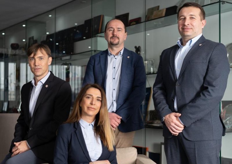 Dinamo predstavio novu Upravu na čelu s predsjednicom Vlatkom Peras; evo što kažu Dario Šimić i njegovi novi suradnici