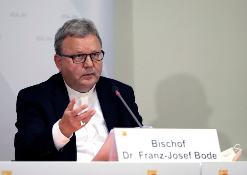 Papa Franjo prihvatio ostavku njemačkog biskupa Bodea