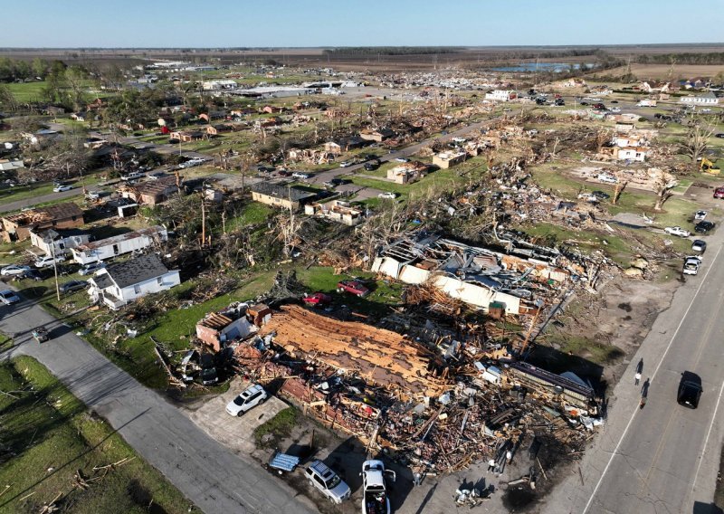 [FOTO] Tornado gotovo sravnio malo mjesto u Mississippiju, poginulo najmanje 25 ljudi