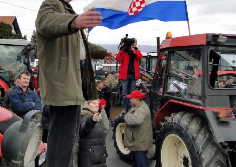 Seljaci prelažu drastično smanjenje PDV-a na hranu