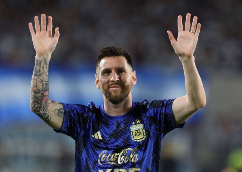 Ovo zvuči nevjerojatno! Messi i njegov menadžer imaju samo jednu ponudu, ali je nisu ni pogledali