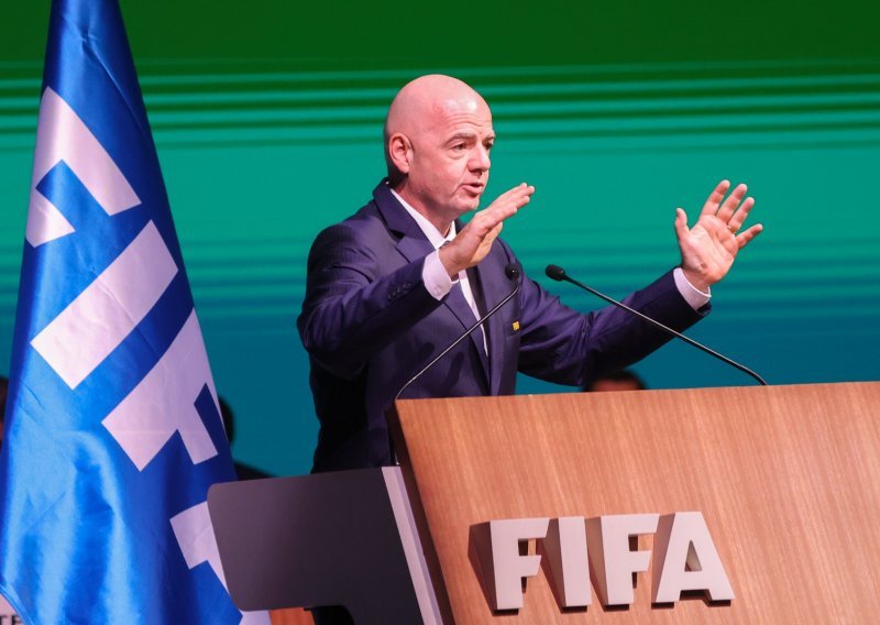 Veliki nogometni skandal! Fifa povukla drastičan potez i oduzela im domaćinstvo SP-a, a slijede i sankcije