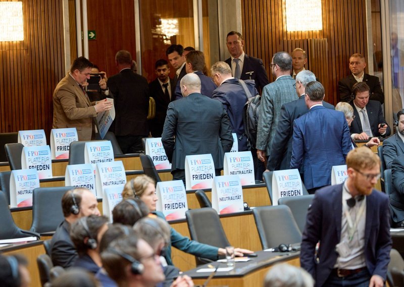 [VIDEO] Austrija: Krajnji desničari napustili parlament zbog govora Zelenskog