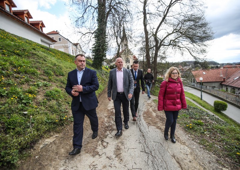 [FOTO] Bačić obišao radove na sanaciji klizišta u Krapini