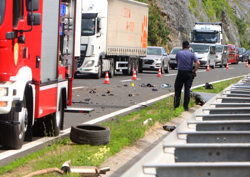 Zbog nesreće prekinut promet na A1, u Vukovaru se zapalio kamion