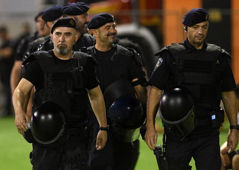 Oprez na Šubićevcu: Na zapadnu tribinu bez navijačkih obilježja Hajduka i to samo za žitelje Šibensko-kninske županije