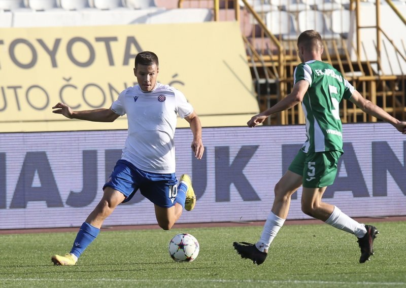 [VIDEO] Hajdukov junior postigao gol vrijedan divljenja; krenuo je sa svoje polovine terena...