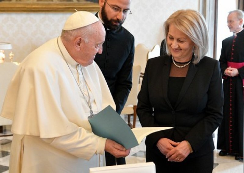 Papa s predsjedateljicom Vijeća ministara BiH, pozvao na izgradnju suživota