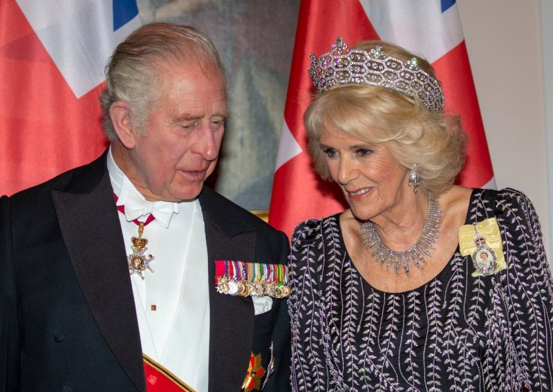 Biden razgovarao s kraljem Charlesom III., na krunidbu šalje suprugu