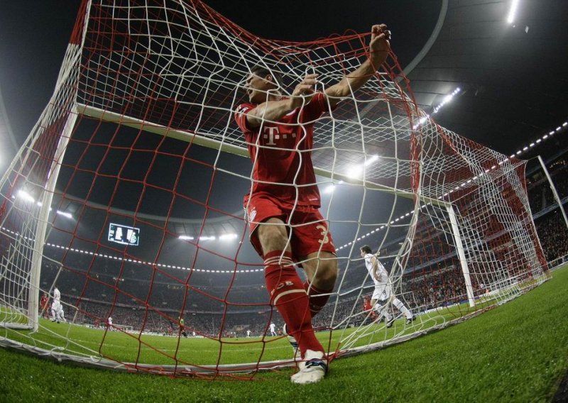 Bayern počeo puniti mreže uz Božju pomoć