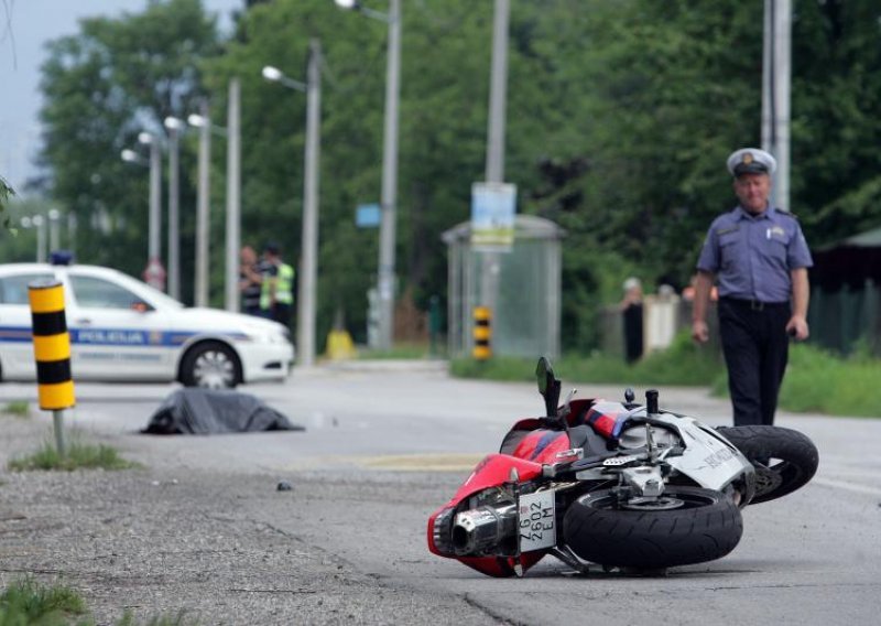 Mladić bez vozačke poginuo na neregistriranom motociklu