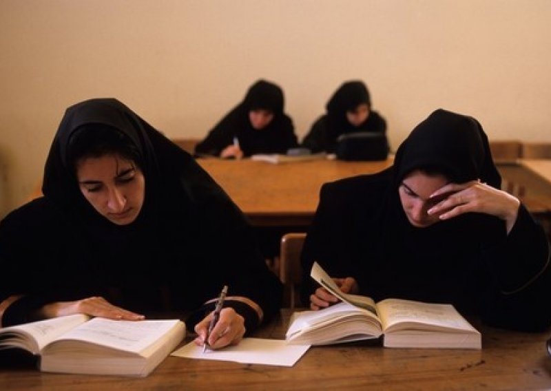 Novi slučaj trovanja u školi za djevojčice u Iranu