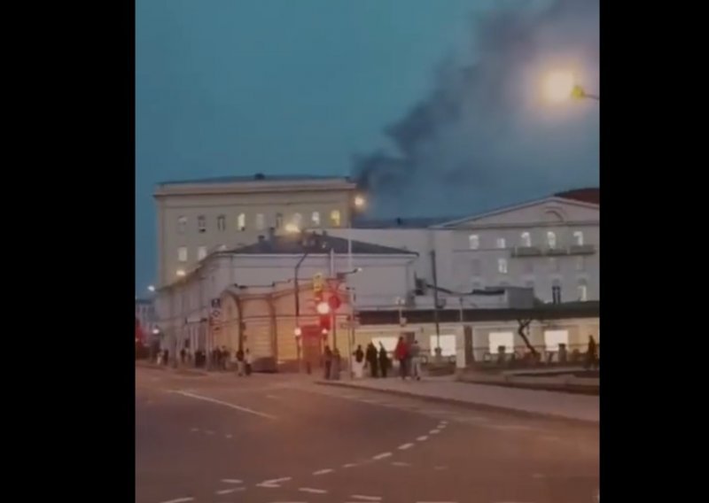 Ugašen požar u zgradi ruskog ministarstva obrane u Moskvi