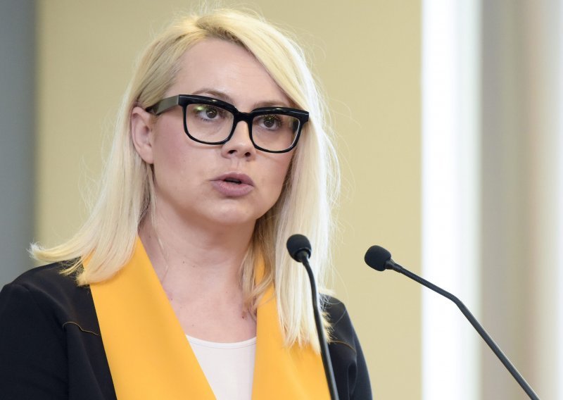 Nakon što joj je određen pritvor, direktorica riječke Čistoće podnijela ostavku