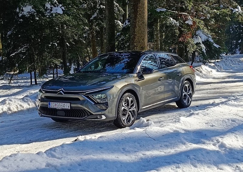 Vozili smo Citroën C5 X Hybrid 225: Impresivni karavanski crossover D-segmenta