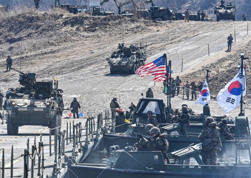 Sj. Koreja: Vježbe SAD-a i Južne Koreje vode u nuklearni rat