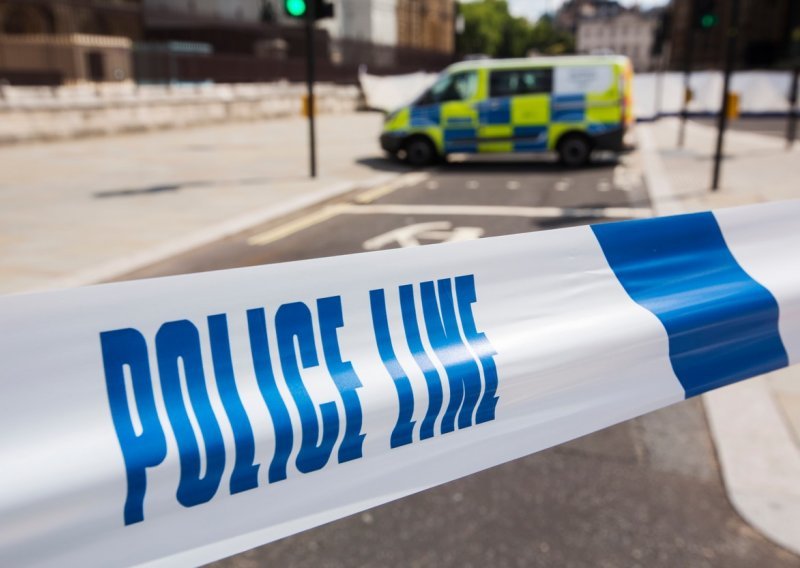 Dvoje ljudi ranjeno u napadu nožem u londonskoj bolnici