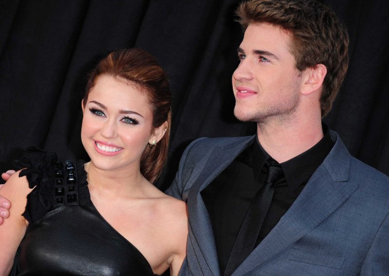 Miley Cyrus ometa zaručnika na filmskom setu