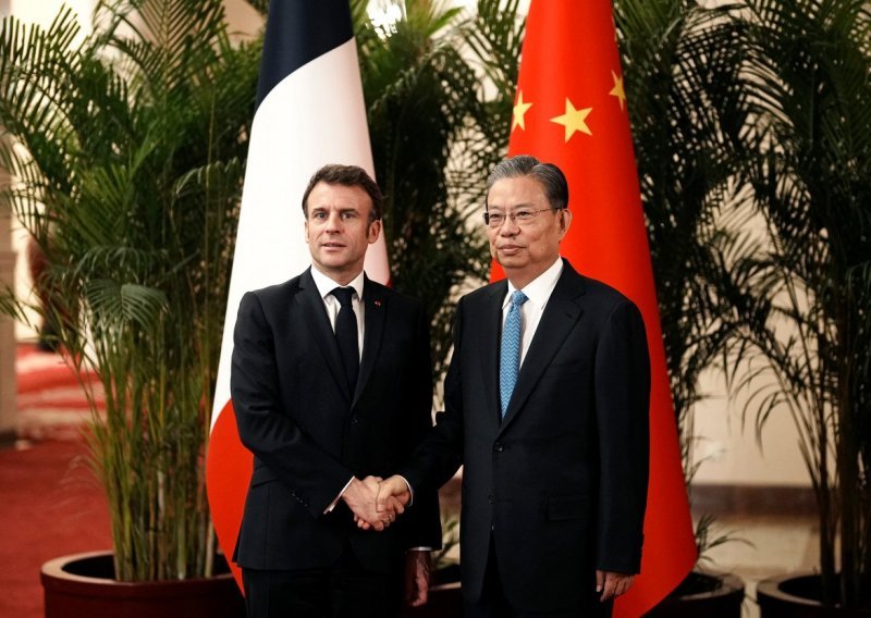 Macron pozvao kineskog predsjednika da urazumi Rusiju