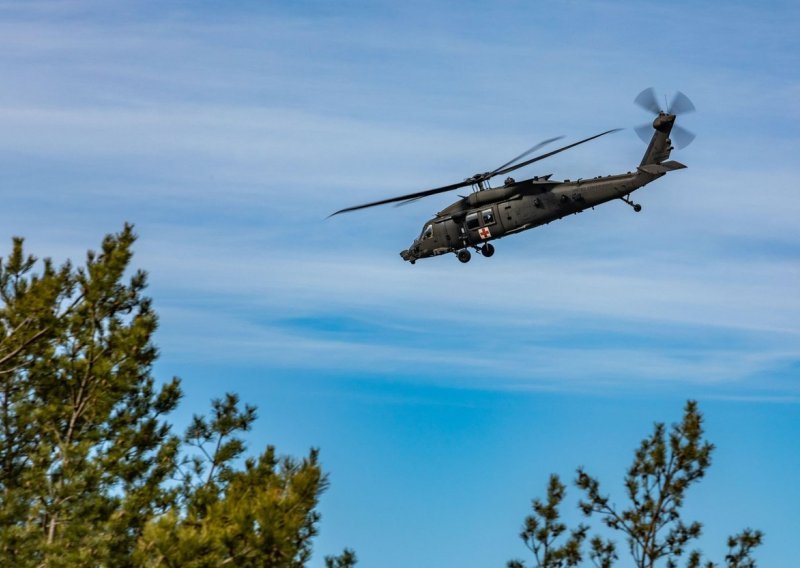 U Japanu nestao vojni helikopter, ne zna se sudbina deset osoba