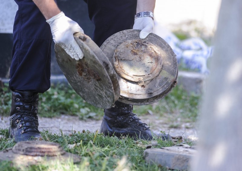 Radnici u Španskom pronašli zakopane mine