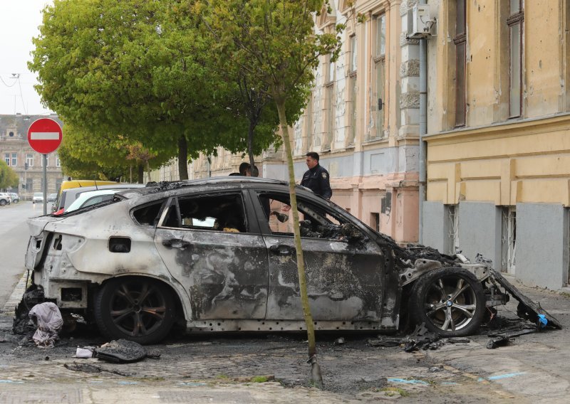 Muškarac koji je sutkinji u Osijeku zapalio automobil odveden u pritvor