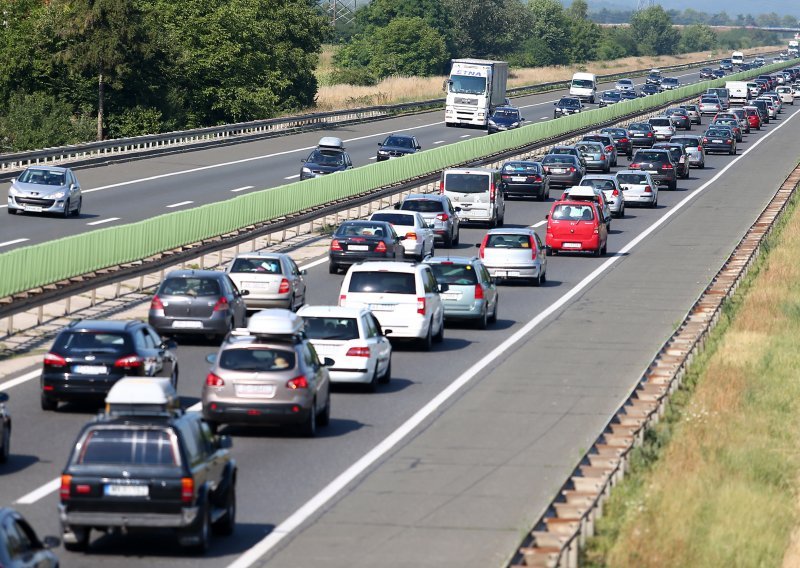 Zbog požara na vozilu stvorila se kolona duga 10 km na autocesti A3