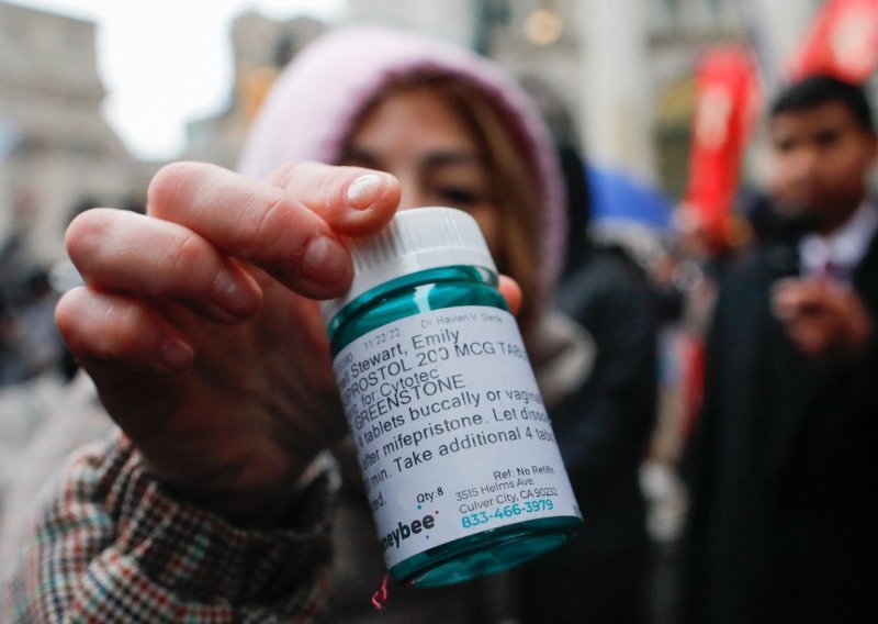 Farmaceuti o zabrani pilule za pobačaj: Presedan i ignoriranje znanosti