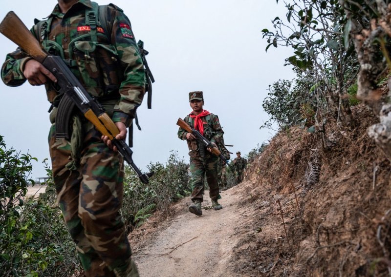 Penje se broj žrtava zračnog napada vojne hunte u Mijanmaru, najmanje 130 mrtvih