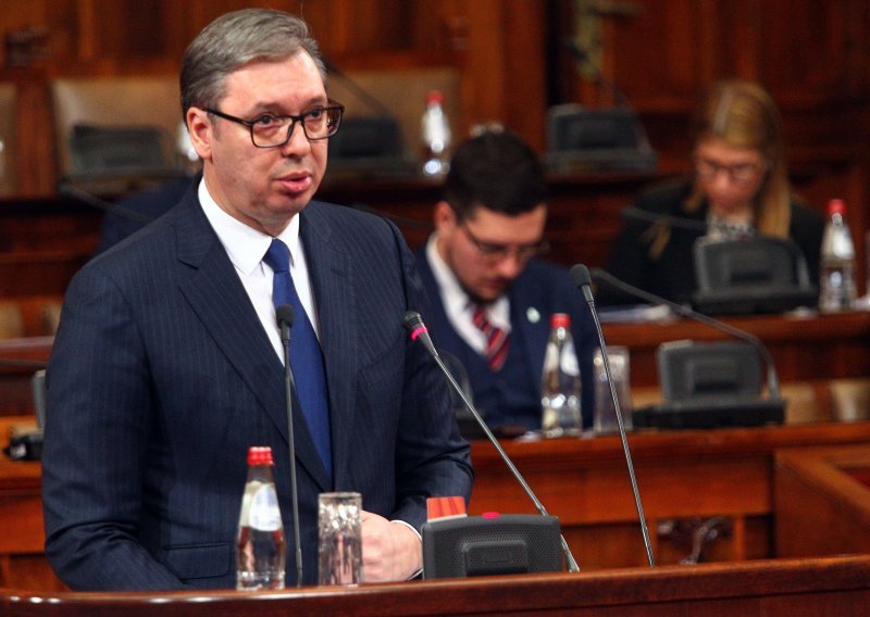 Vučićev kum i jedan od najmoćnijih ljudi u Srbiji poslovao sa srbijanskim narkobosom