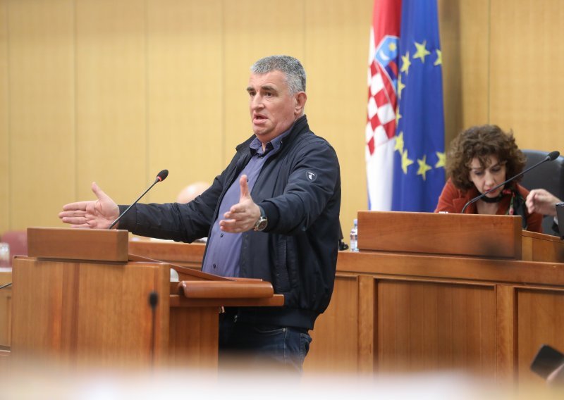 Bulj: Pravosuđe je u katastrofi; Jandroković mu odgovorio Gibonnijevim stihovima