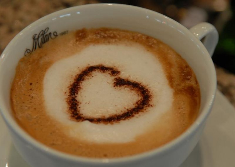 Pet razloga zašto je dobro piti kavu