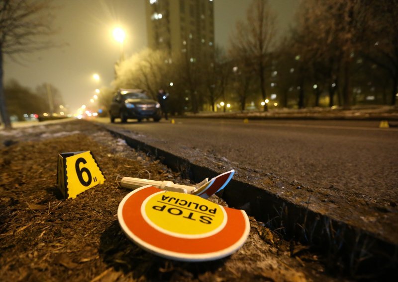 Autom naletio na policajce dok su radili očevid