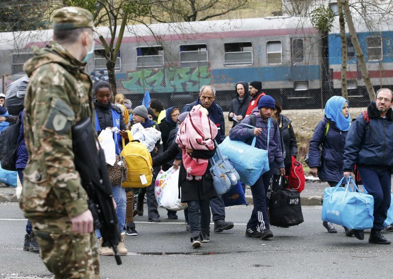 Slovenija u nedjelju propustila samo 382 migranta