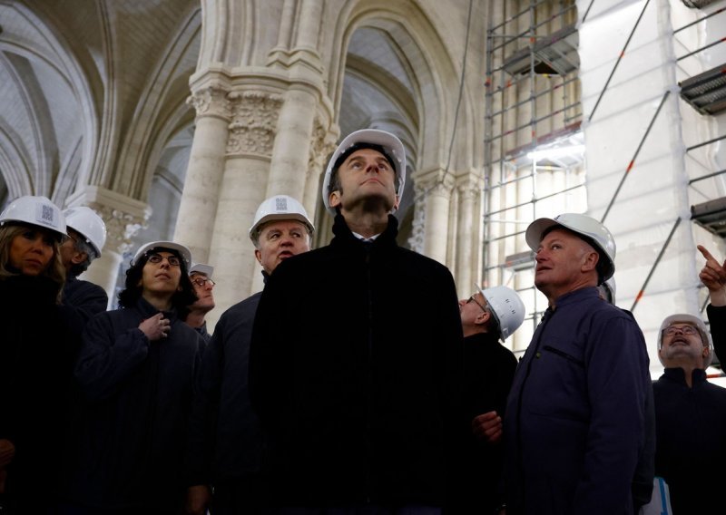 Macron: Obnova crkve Notre Dame u Parizu bit će završena po planu