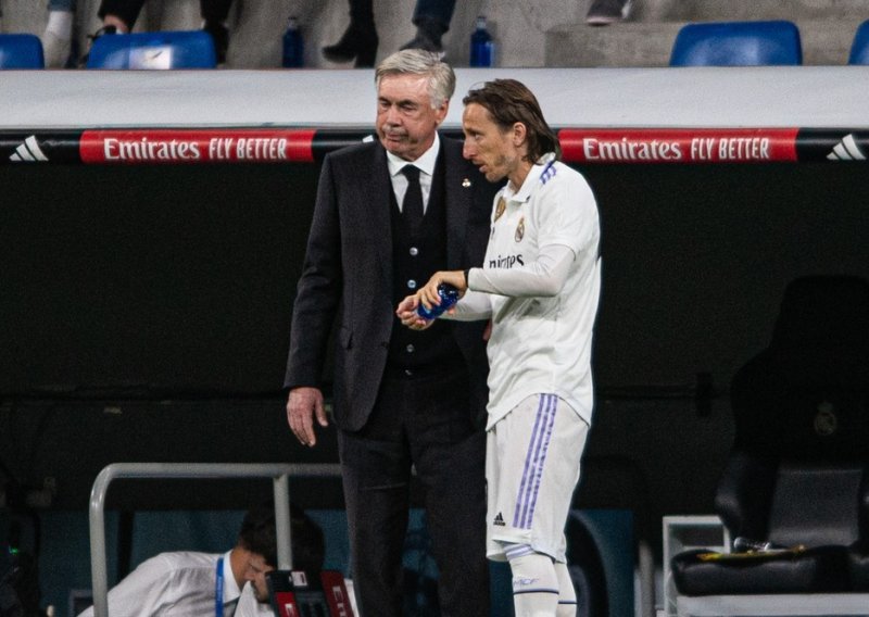 Ancelotti objavio vijest koja izravno utječe na sudbinu Luke Modrića u Realu