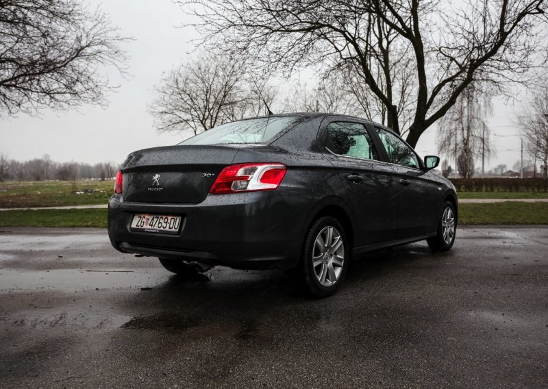 Peugeot 301 1.6 VTi - od točke A do točke B za šaku kuna