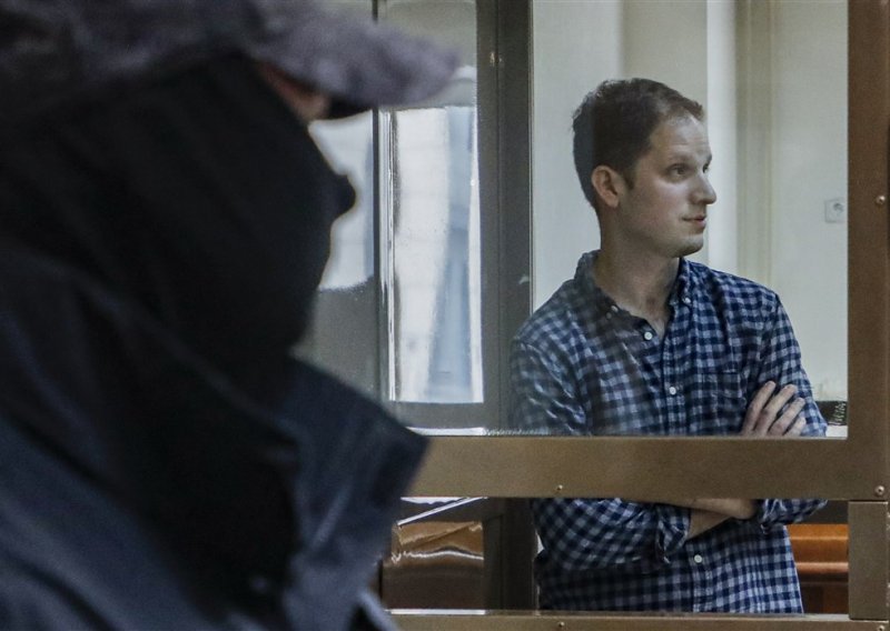 Američki novinar Gershkovich optužen za špijunažu izišao prvi put pred sud u Rusiji
