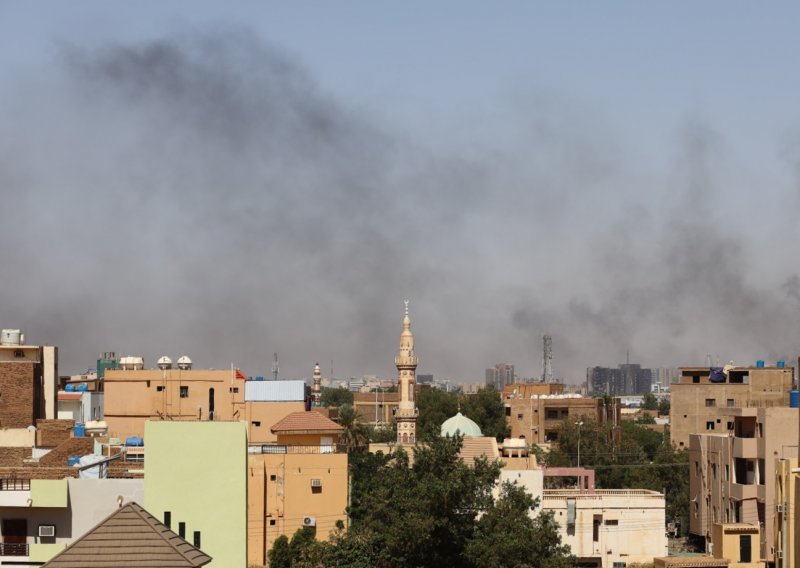 Šef UN-a poziva na trodnevni prekid vatre u Sudanu dok tisuće bježe