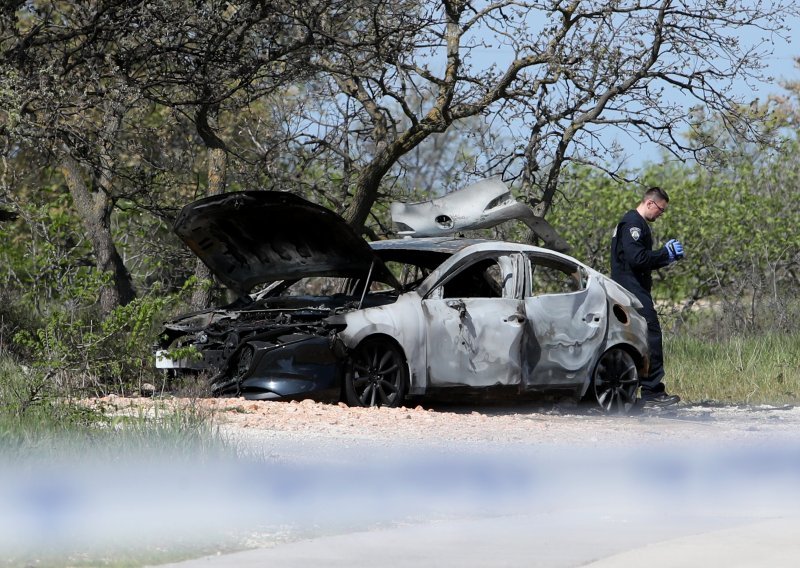 Mrtva osoba pronađena u izgorjelom automobilu