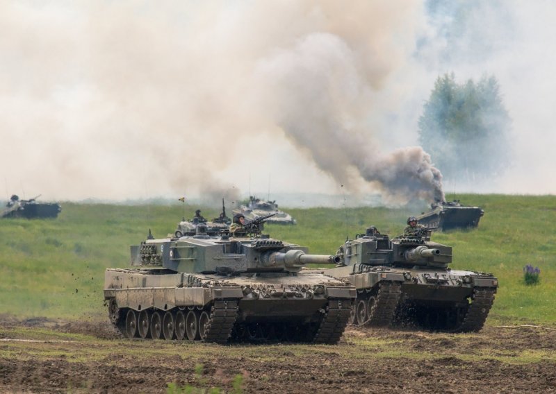 Nizozemska i Danska kupuju 14 tenkova i šalju u Ukrajinu