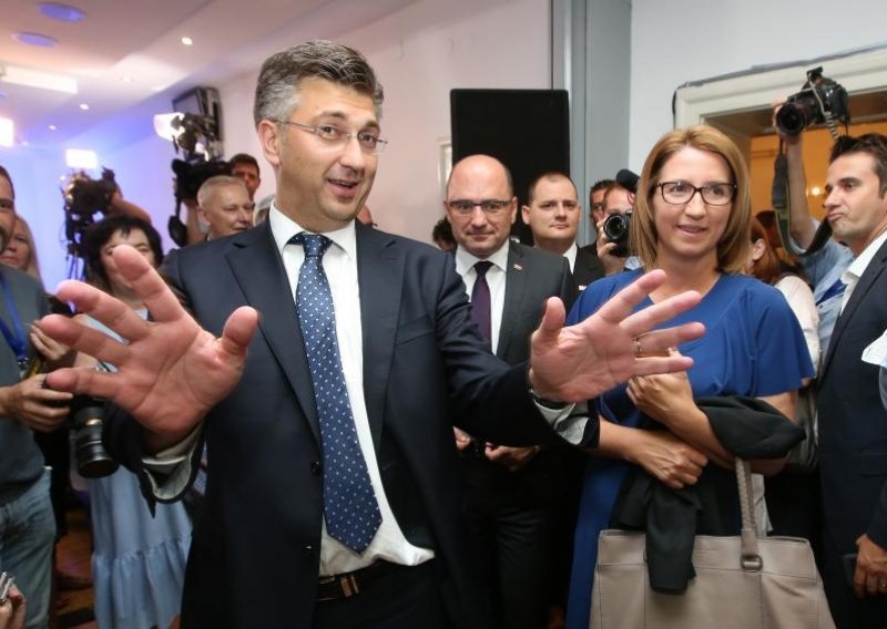 HDZ u uzlaznoj putanji, Plenković popularniji i od predsjednice