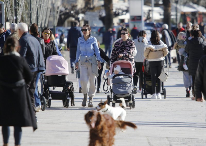 Nedjelja pretežno sunčana, popodne stiže promjena